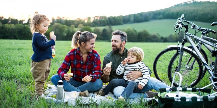 Essen unterwegs . Artikel "Perfekter Proviant für aktive Ausflüge" öffnen.