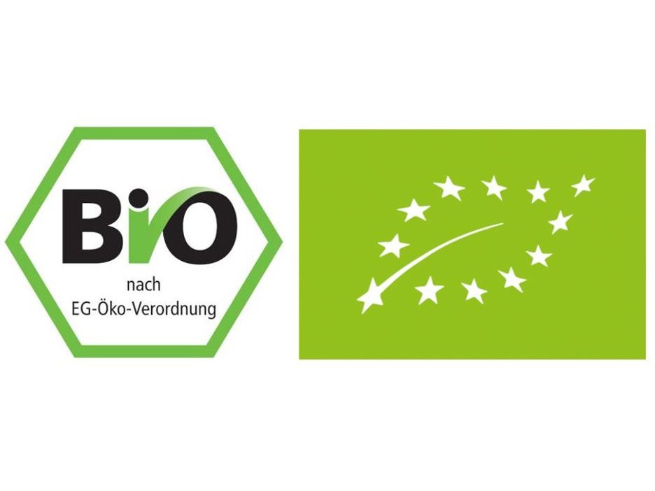 Deutsches Bio-Siegel und EU-Bio-Logo nebeneinander auf weißem Grund.