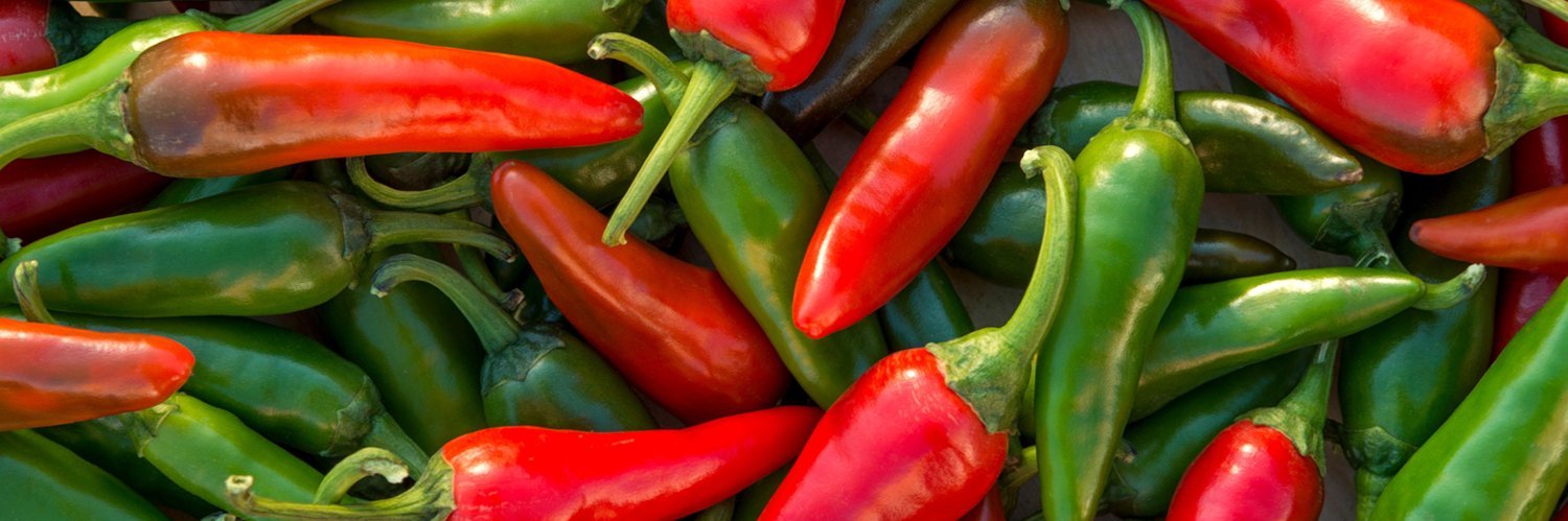 Chilis rot und grün.